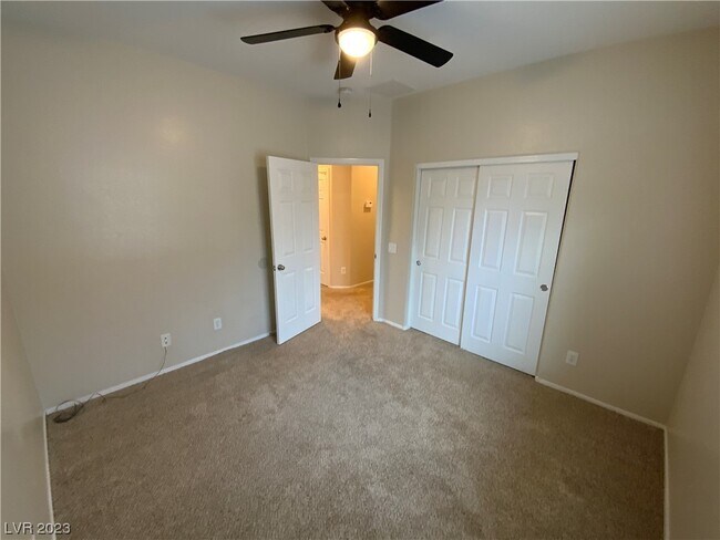 Foto del edificio - 6901 Brier Creek Ln