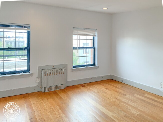 Building Photo - 231 Jefferson St