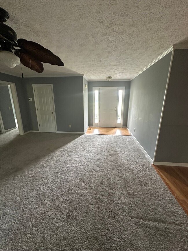 Foto del edificio - COMING SOON! **Charming 3 Bedroom, 2 Bath ...