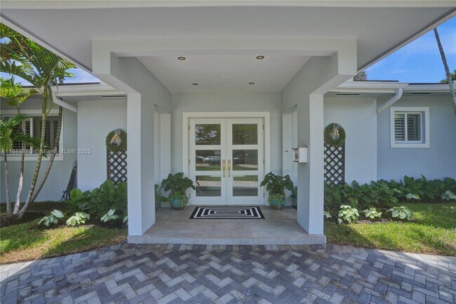 Foto del edificio - 4705 Granada Blvd