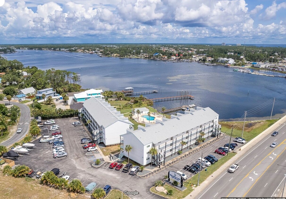 Primary Photo - 1BR/1BA Waterfront Condo for Rent on S. La...