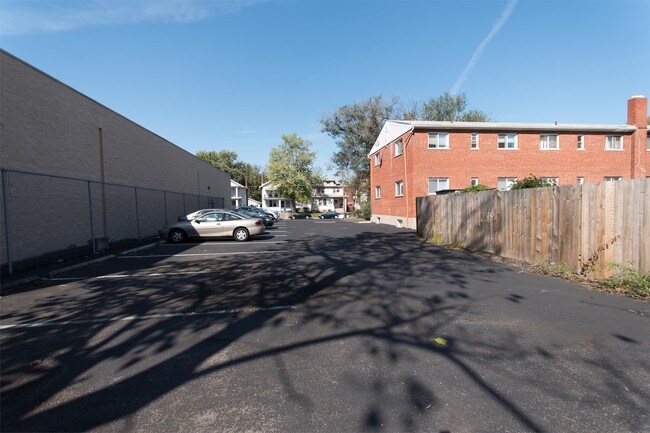 Building Photo - 4221 Brownway Ave