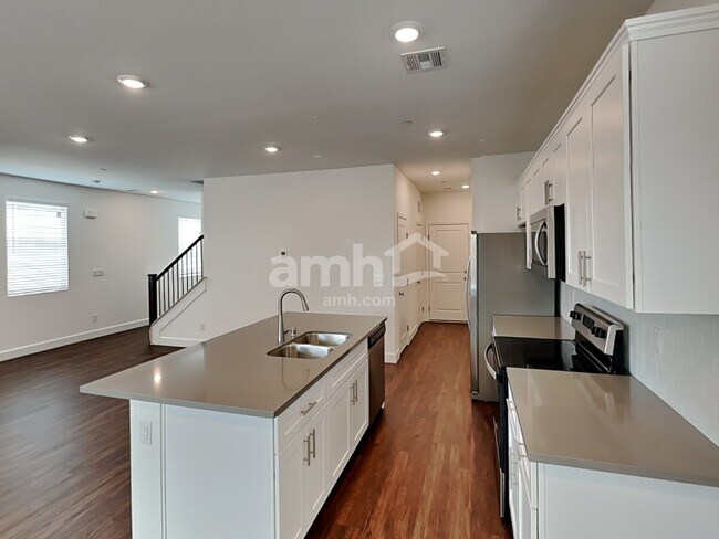 Foto del edificio - 628 N Water St