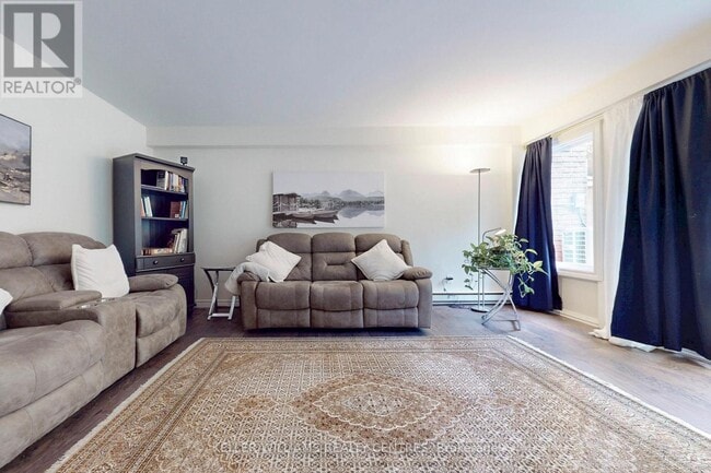 Building Photo - 237 Milestone Crescent