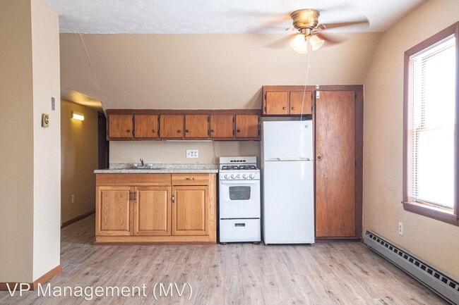 Building Photo - 2 br, 1 bath Apartment - 3 Charles St