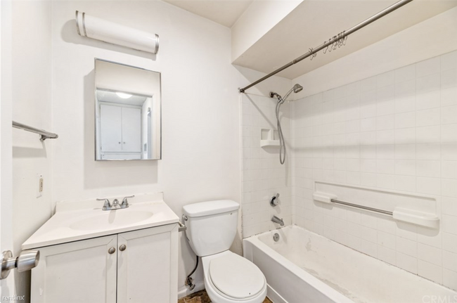 Foto del edificio - 2 br, 2 bath 4plex - 15320 Perris Boulevard 1