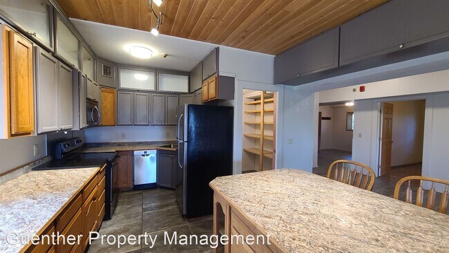 Building Photo - 2 br, 1 bath House - 1304 W 5th # 15