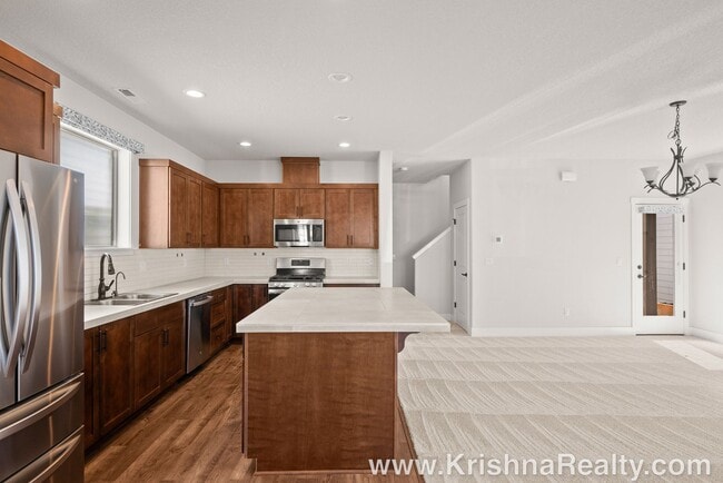 Building Photo - Beautiful 4 BD* 2.5 BA* Single Family Home...