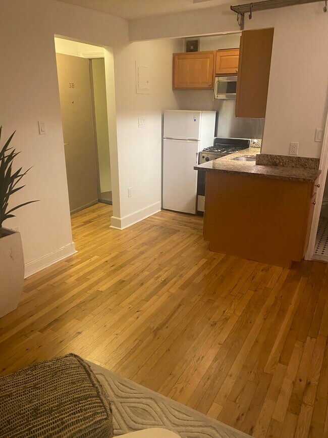 Kitchen - 344 E 50th St