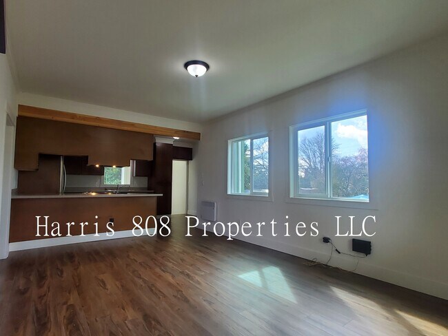 Foto del edificio - 4106 SE Llewellyn St