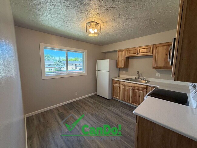 Foto del edificio - Now Available! Freshly Remodeled 2 bedroom, 1 bathroom apartment in Blackfoot with Fiber Internet.