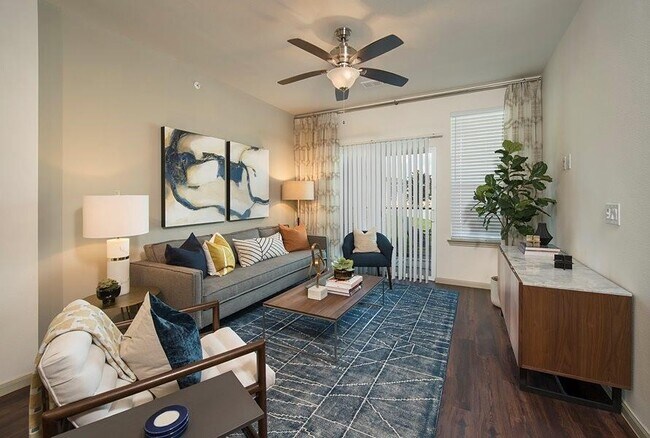 Foto del edificio - 16848 W Lake Houston Pkwy