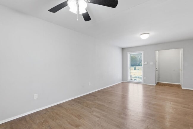 Building Photo - Ranch Style Home in Southside Savannah