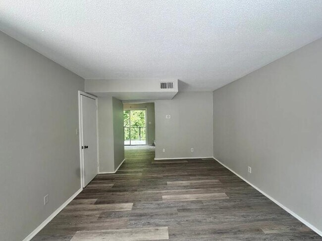 Foto del edificio - 1448 Nottingham Rd