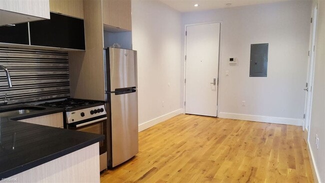 Building Photo - 452 Empire Blvd