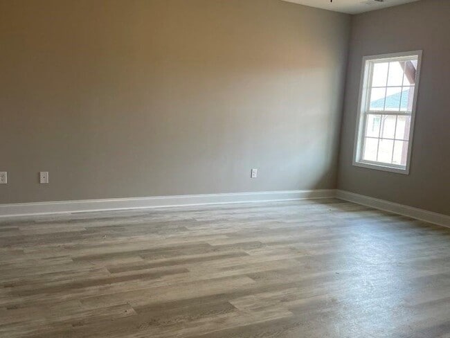 Building Photo - 203 Beau Claire Cir