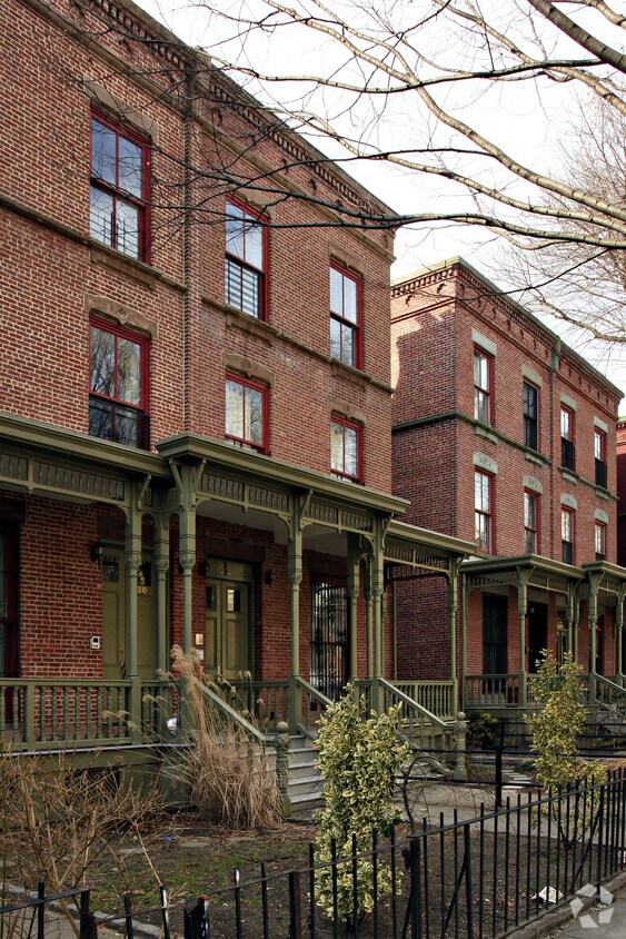 Primary Photo - 22 W 130th St