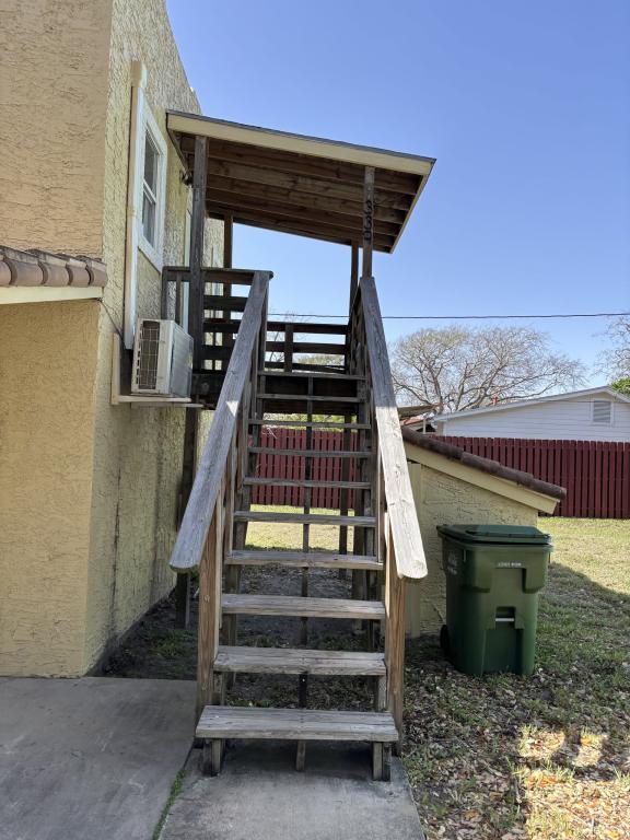 Building Photo - 339 S Whitney St