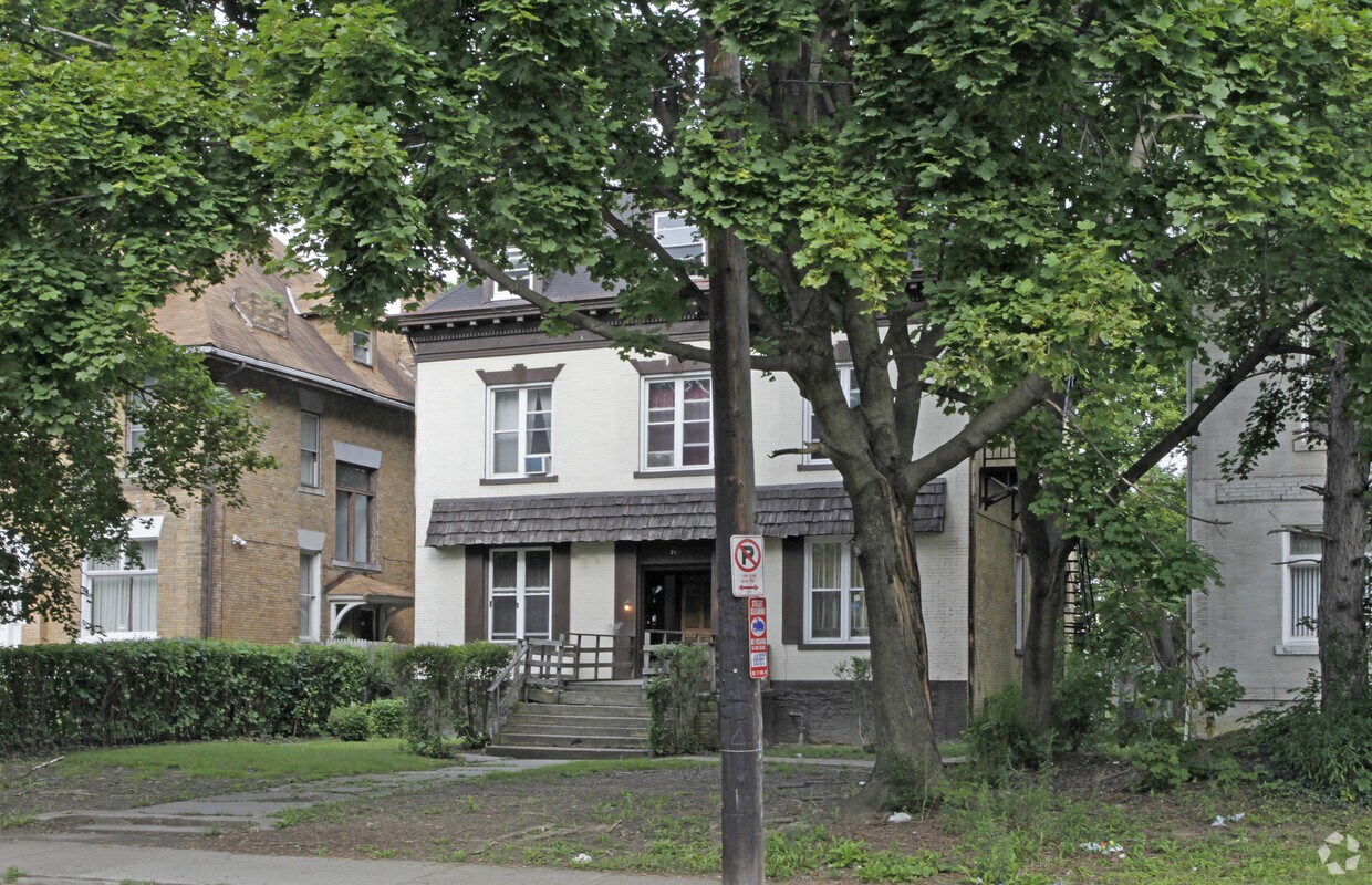Primary Photo - 719 N Negley Ave