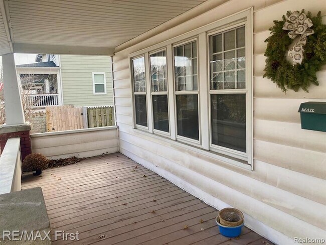 Foto del edificio - 220 Oakdale St