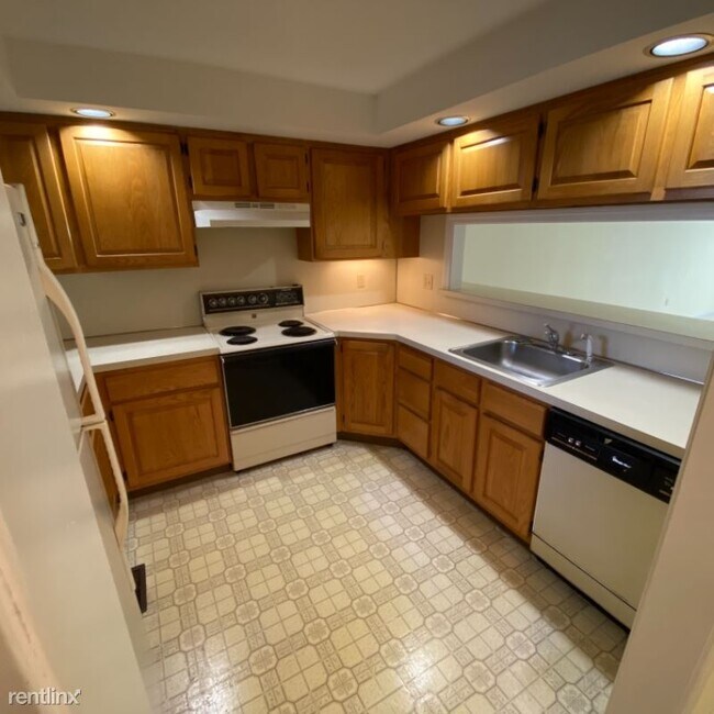 Foto del edificio - 839 Long Hill Rd