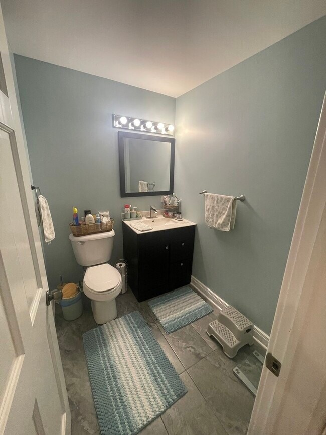 7459 S 86th Ave Unit 3, Justice, IL 60458 Condo for Rent in Justice