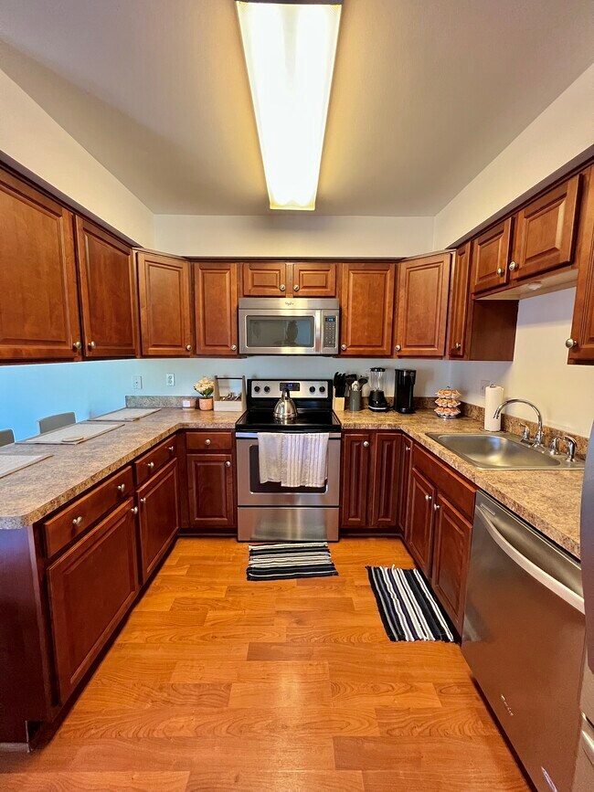 Coffee, Tea, snacks, and some breakfast items provided - 1614 Ocean Bay Dr