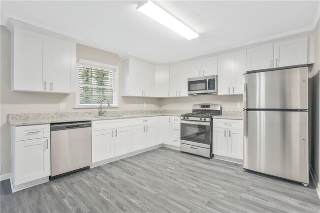 Building Photo - 3325 Kingfisher Dr