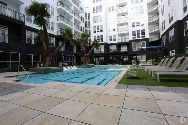 Building Photo - 611 Shepherd