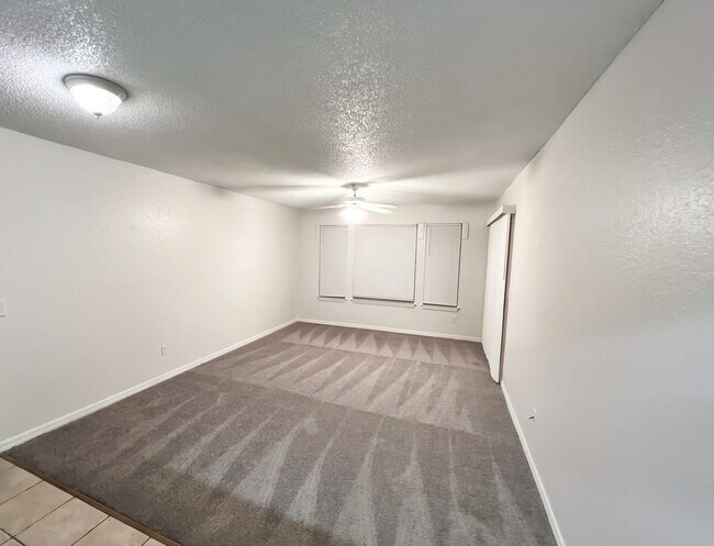Foto del edificio - ** FOR SALE w/ FRI Agent ** TW4013
