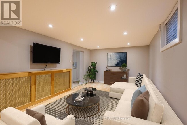 Photo du bâtiment - 96 Glen Davis Crescent