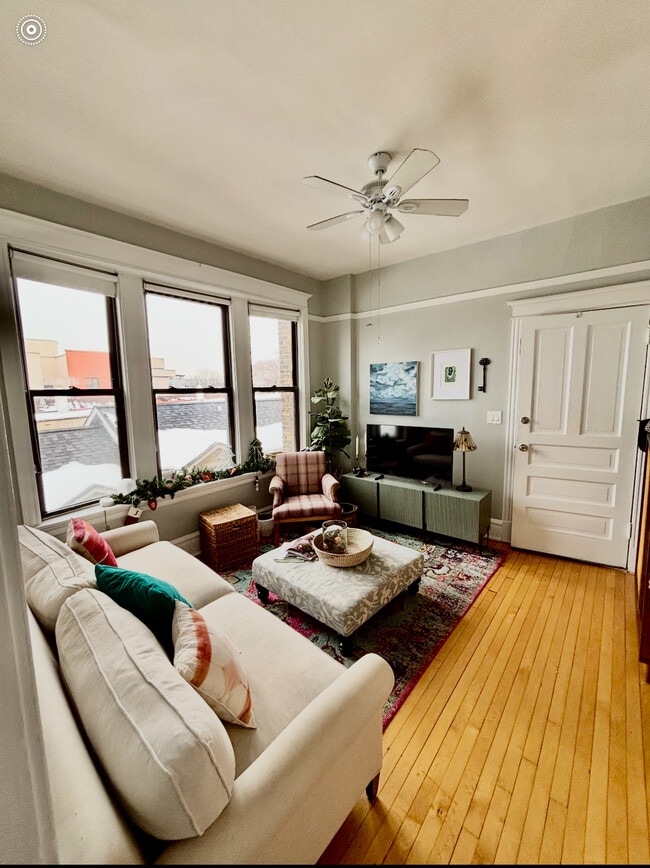 Building Photo - 2117 N Kedzie Blvd