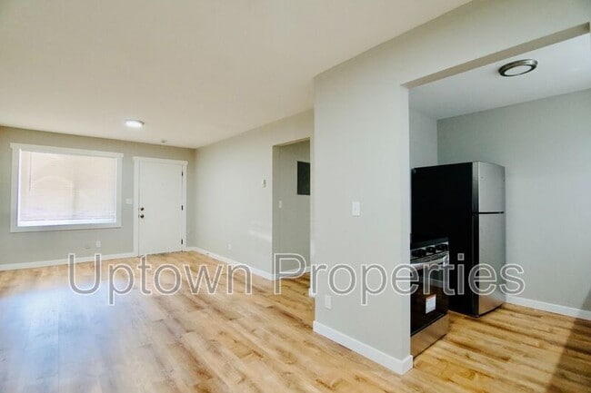 Building Photo - 466 N Adair St