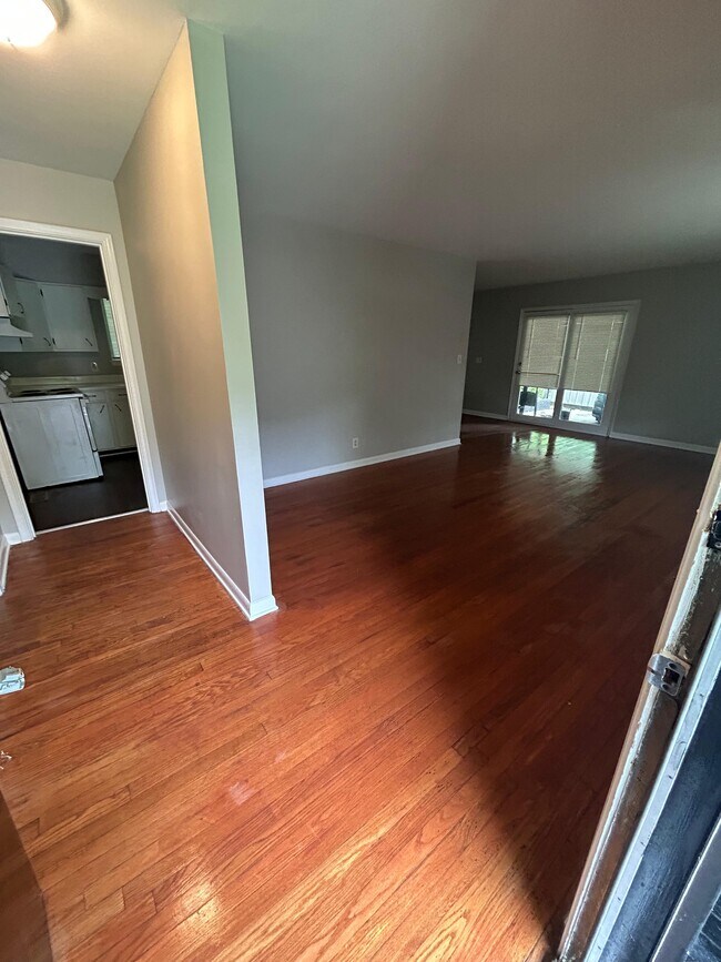 Building Photo - 3715 Rollingwood Dr