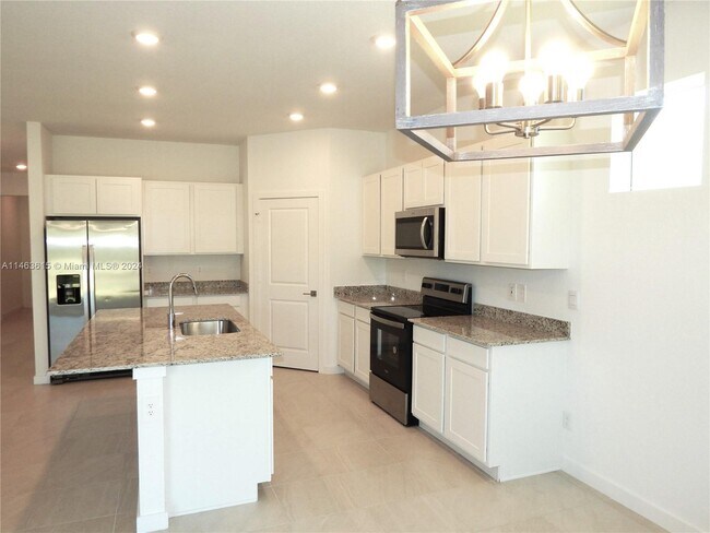 Building Photo - 5958 Skyblue