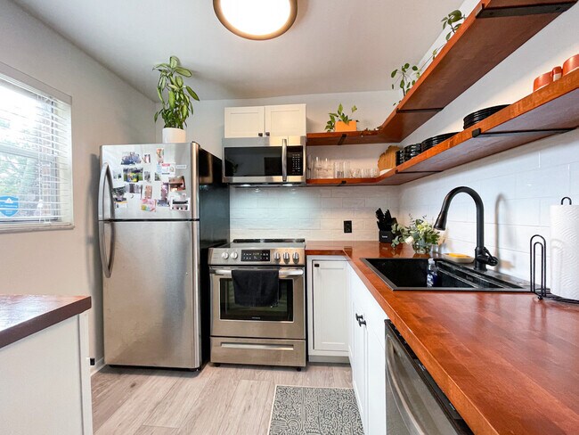 Foto del edificio - 10415 Carrollbrook Cir