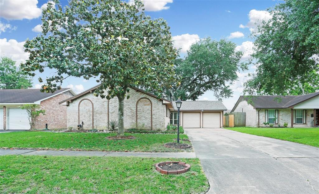 Primary Photo - 10622 Caravan Dr