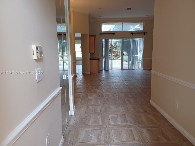 Building Photo - 6539 Stonehurst Cir