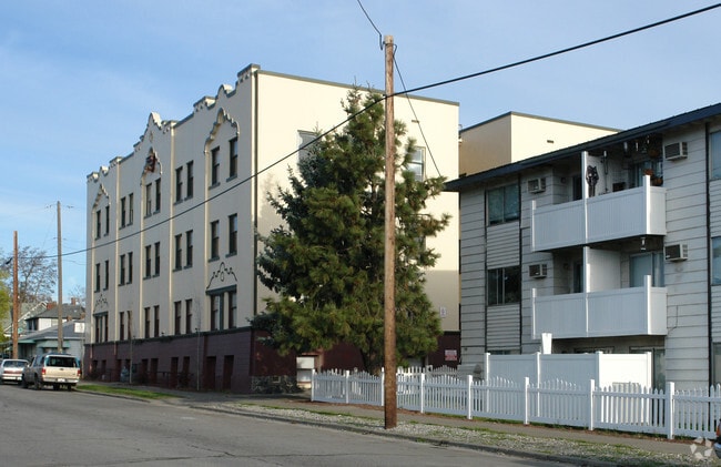 Roble español - Espanola Apartments