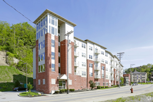 Building Photo - Portal Place