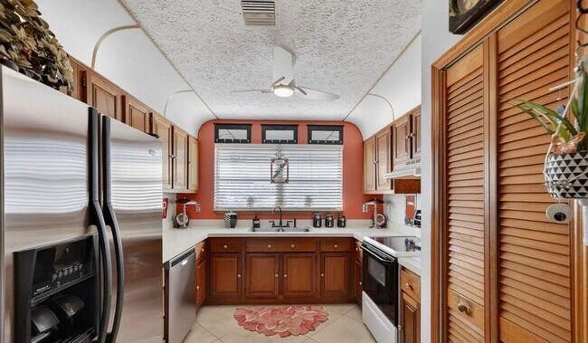Foto del edificio - 4543 SE Dryfus Ave