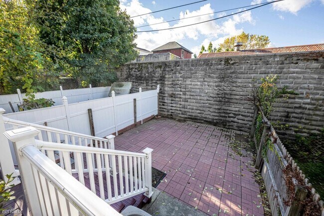 Foto del edificio - 2 br, 1 bath House - 195 Ege Ave