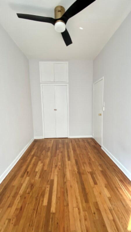 Building Photo - 403 W 44th St