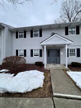 Building Photo - 15 Fern Ct