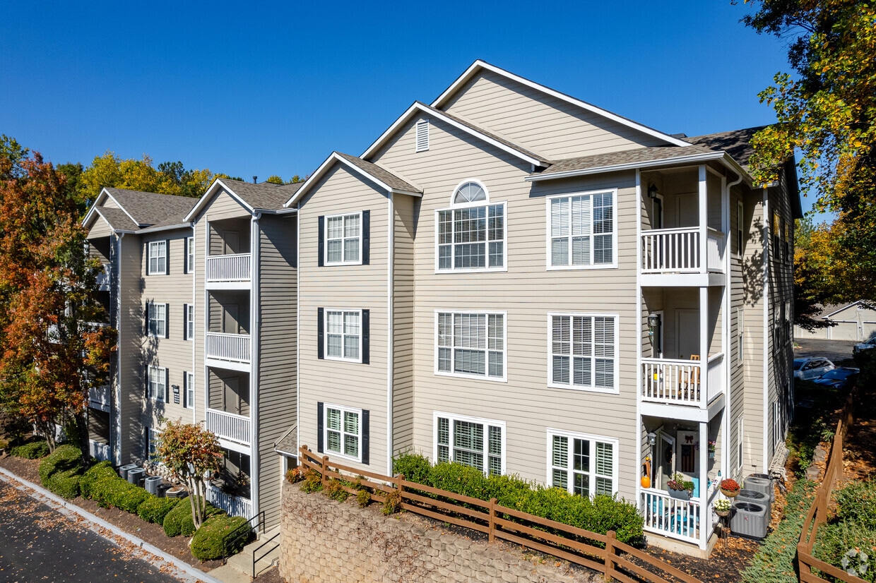 Parkwood Place Apartments in Atlanta, GA