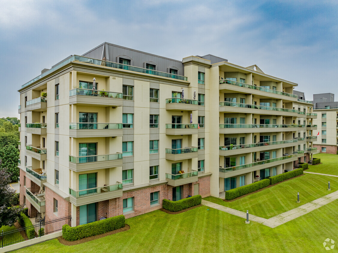 Building Photo - The Aster at the Royal Gardens