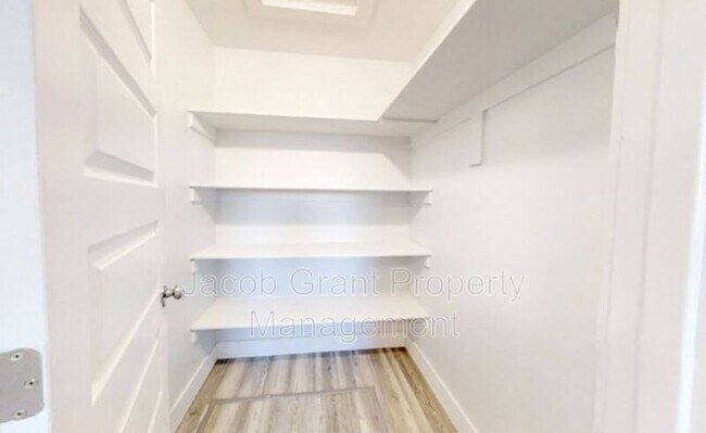 Building Photo - 290 Opal Ct