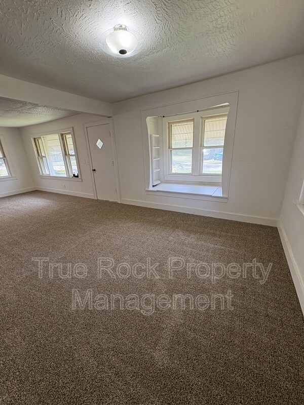 Foto del edificio - 730 W 4th St