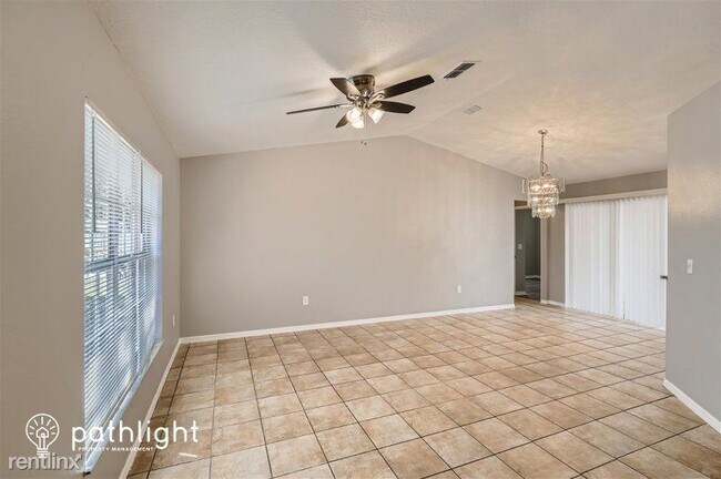 Foto del edificio - 5 br, 3 bath House - 12257 Genter Dr UNIT