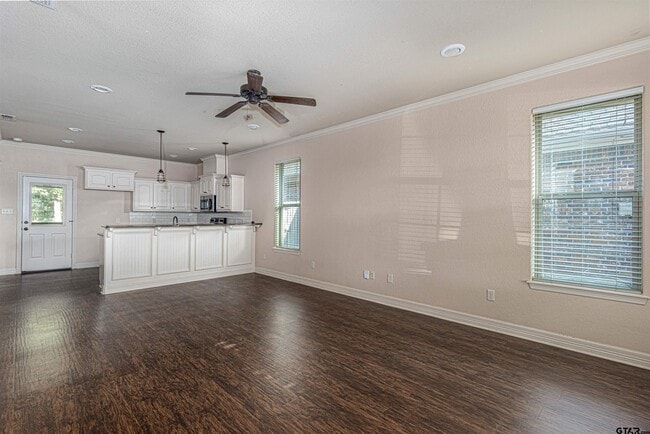 Building Photo - 3009 Santa Elena Dr